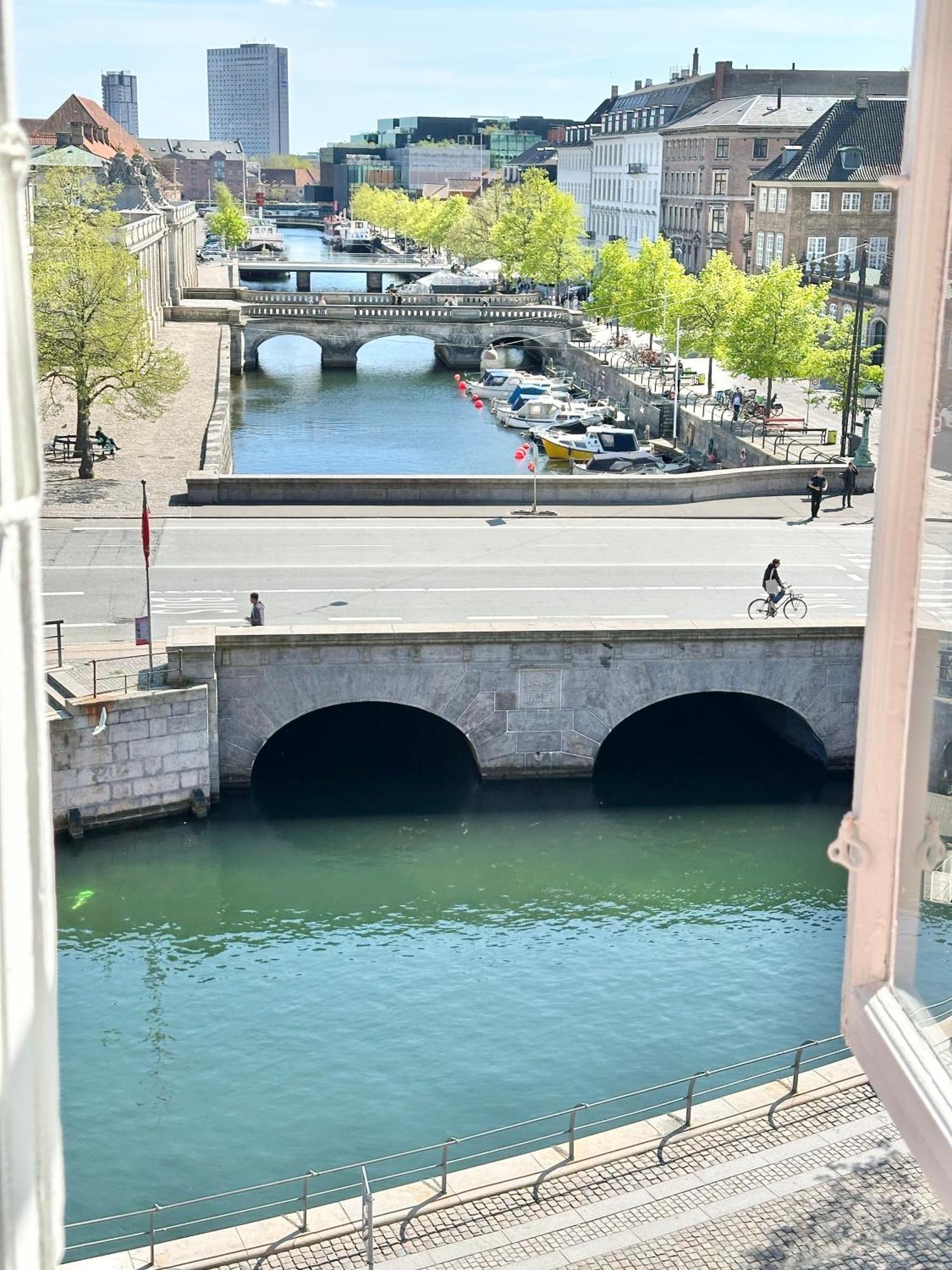Huoneisto Deluxe 4 Bedrooms 180 M2 Canal View Prime Location