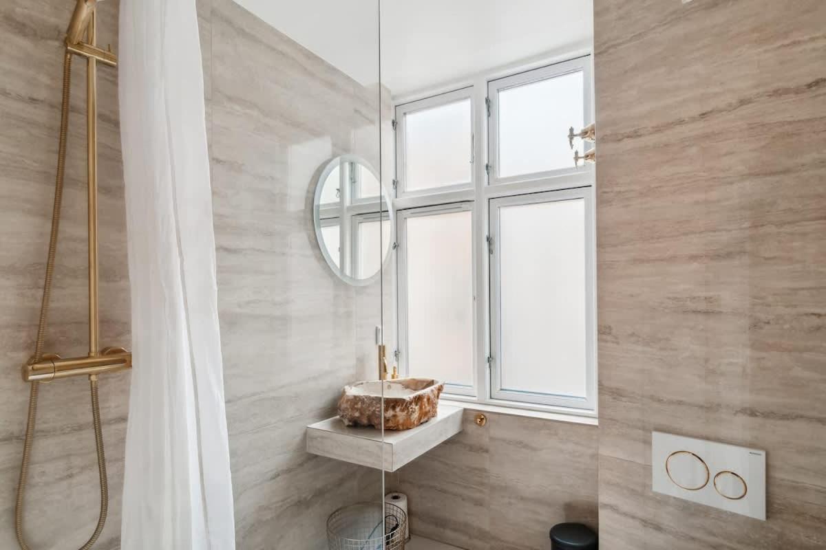 Location - By Tivoli Nyhavn & Metro Apartment Copenhagen