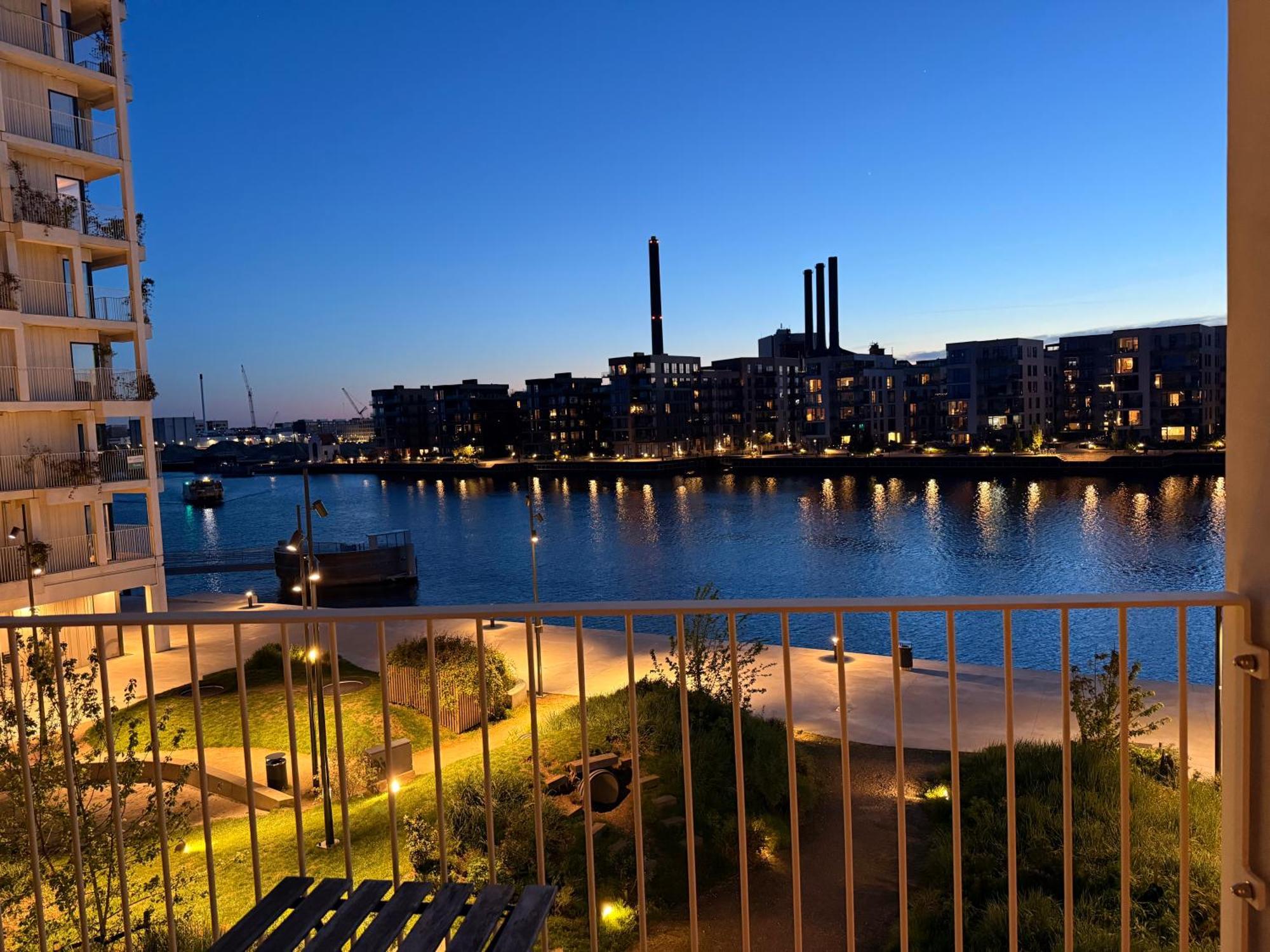Appartement Laekker Med Vand Udsigt Pa Islands Brygge