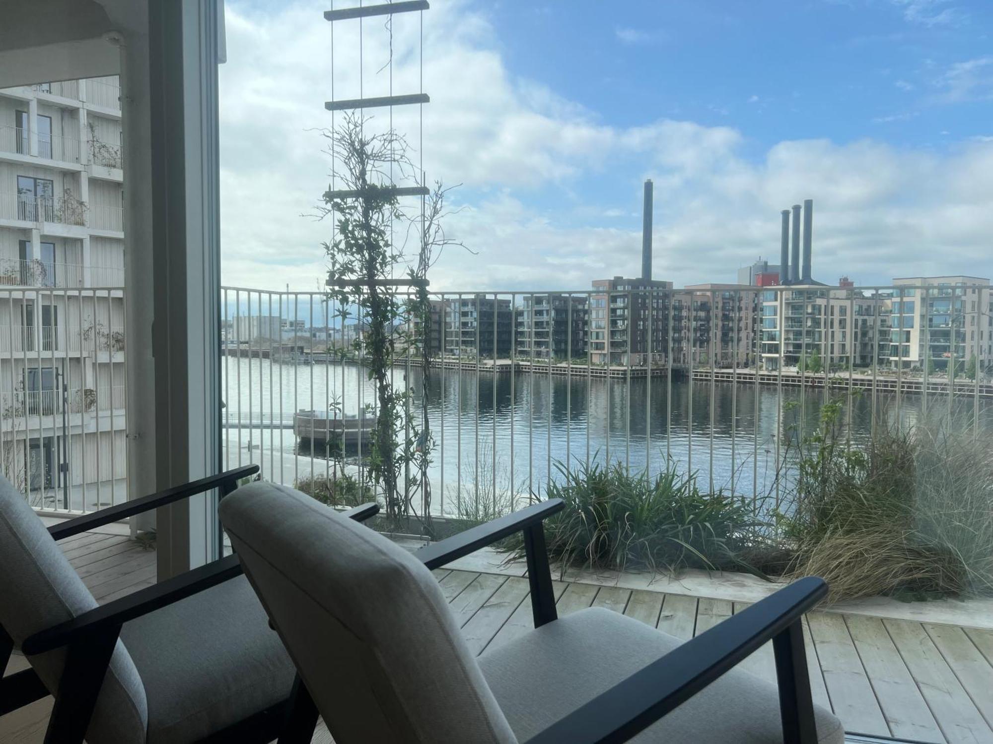 Appartement Laekker Med Vand Udsigt Pa Islands Brygge