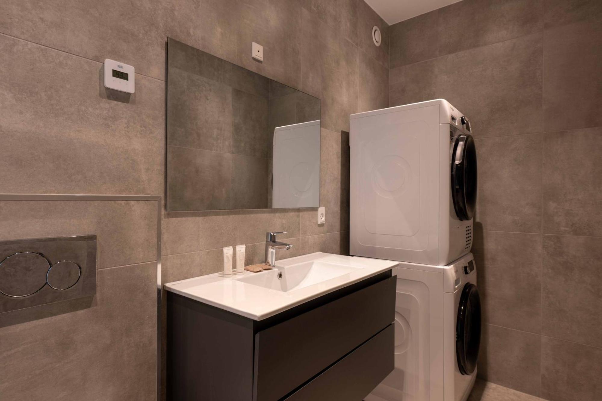 Stunning Premium With Private Rooftop Huoneisto *