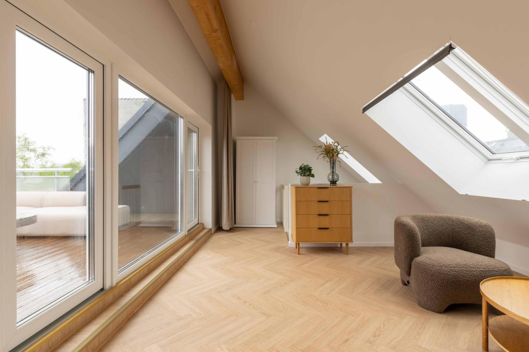 Apartment Stunning Premium With Private Rooftop *