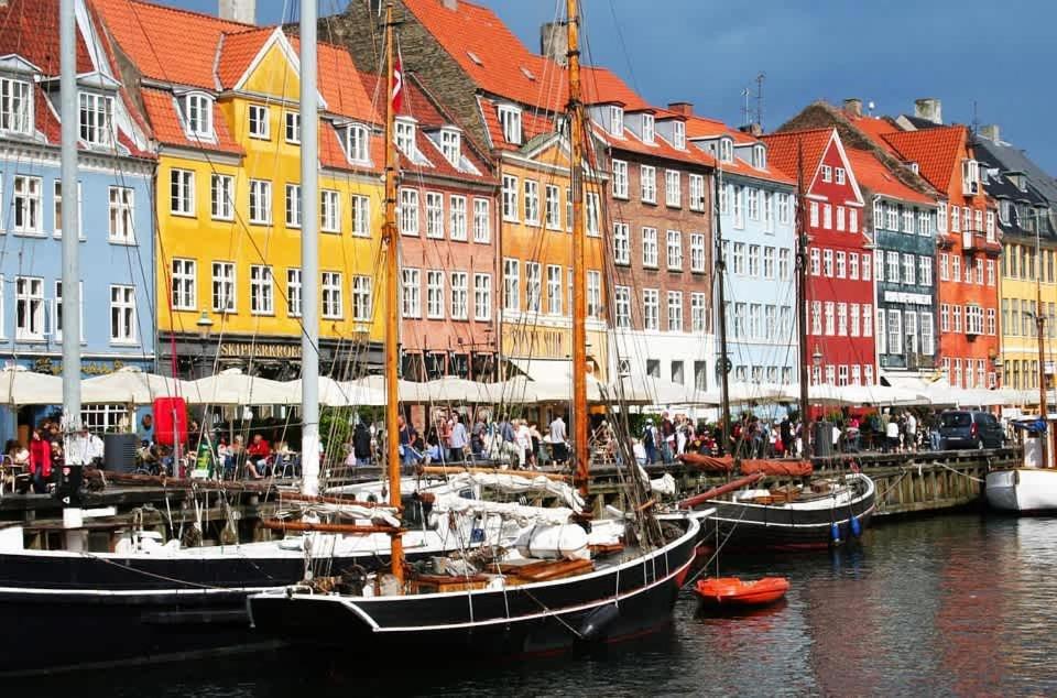 Location - By Tivoli Nyhavn & Metro Apartment