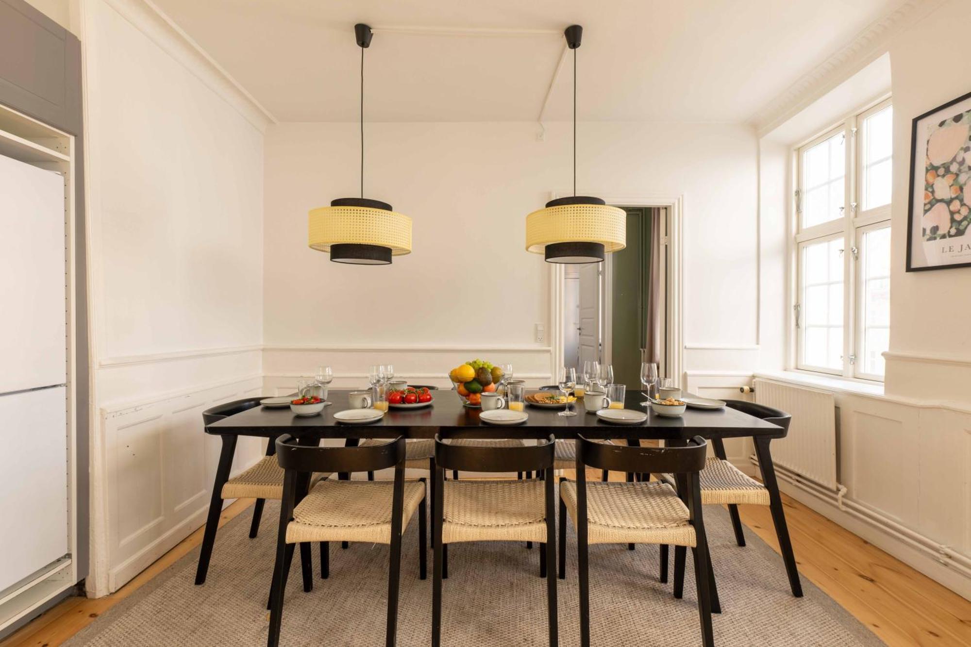 Big 4 Bedroom With Bathtub By Cph Hall Square