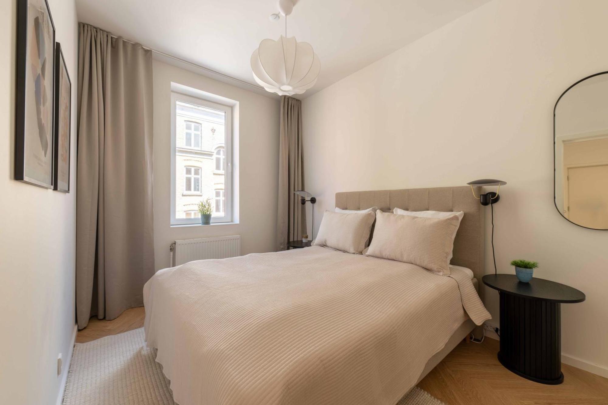 Newly Renovated 2br With Large Balcony *