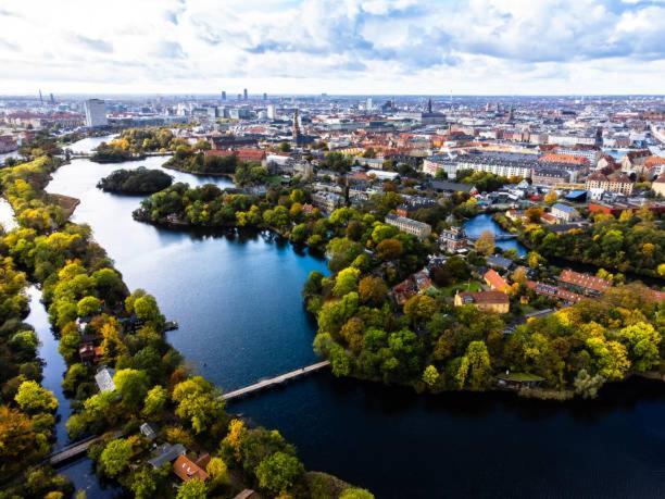 - Steps From Tivoli & Nyhavn Copenhague