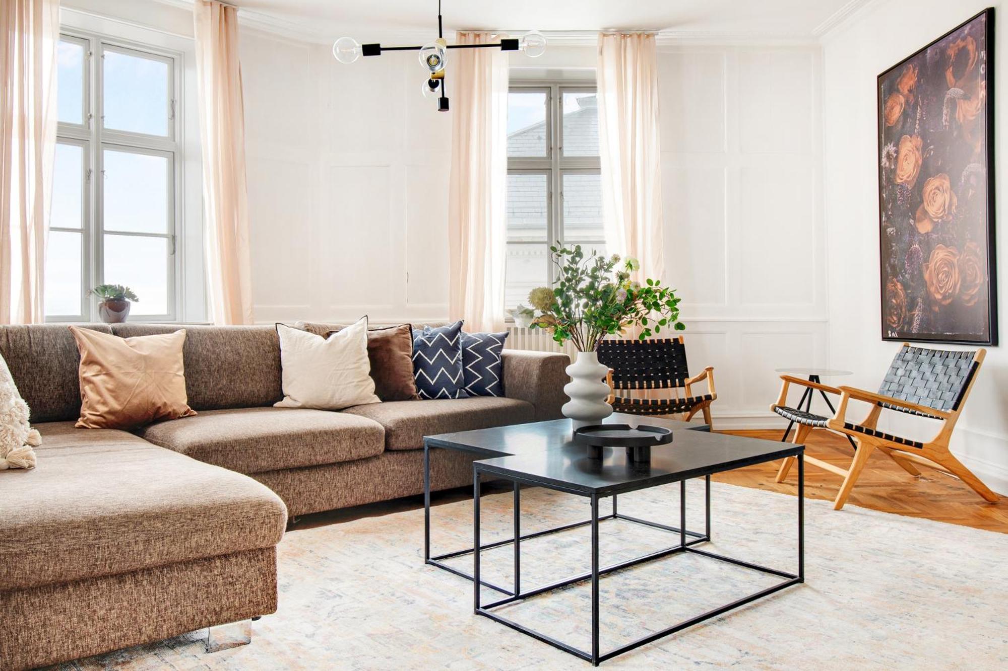 Sanders Square - Spacious Six-bedroom Near Amalienborg Huoneisto