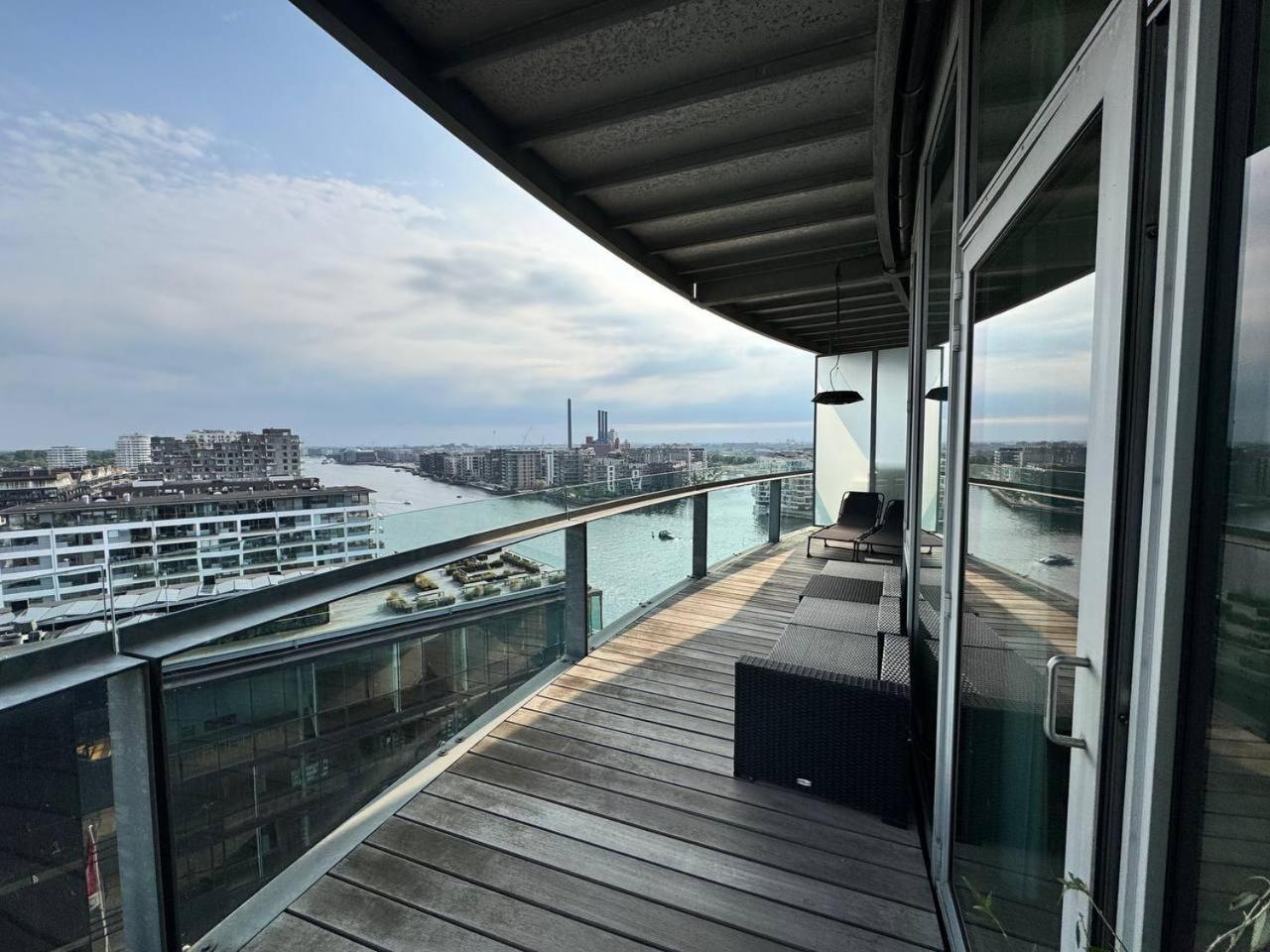 Elite Penthouse Luxury With Water View Apartment