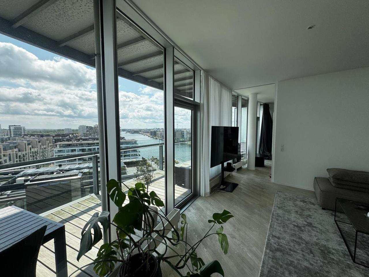 Elite Penthouse Luxury With Water View