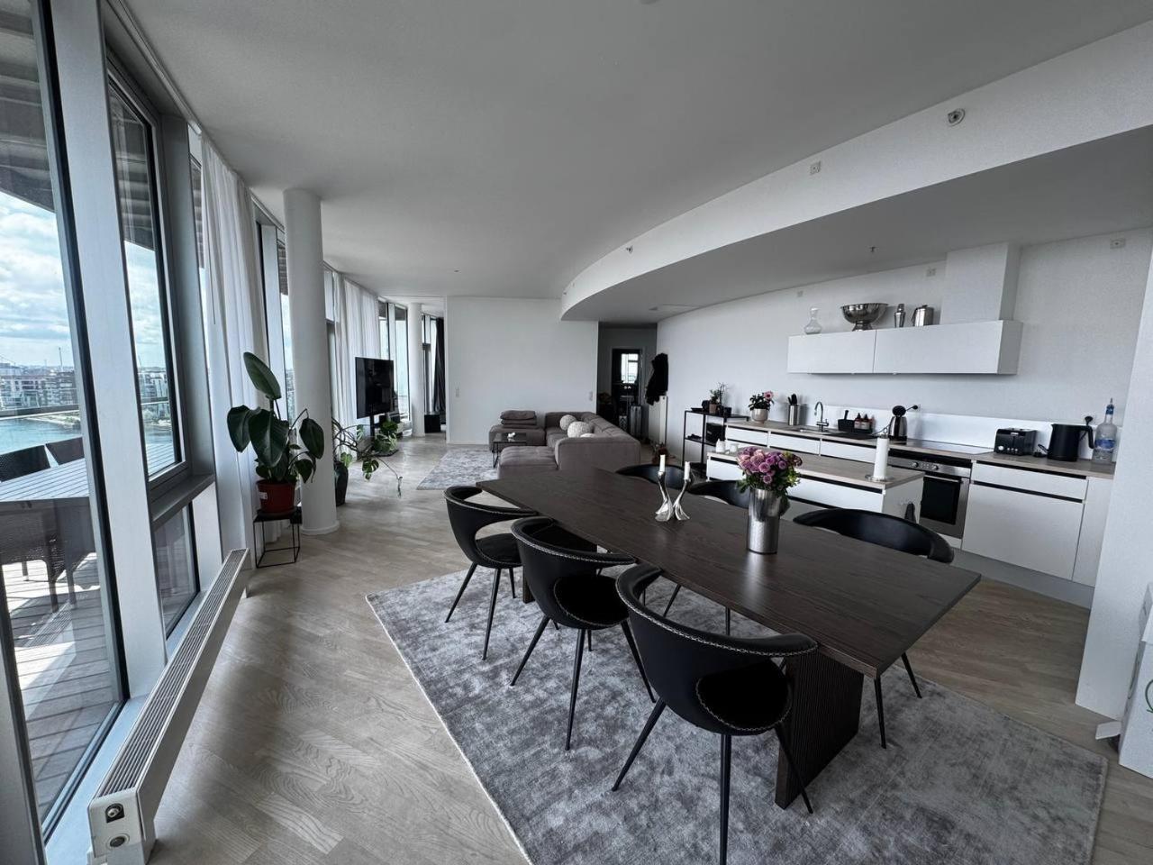 Elite Penthouse Luxury With Water View Apartment *