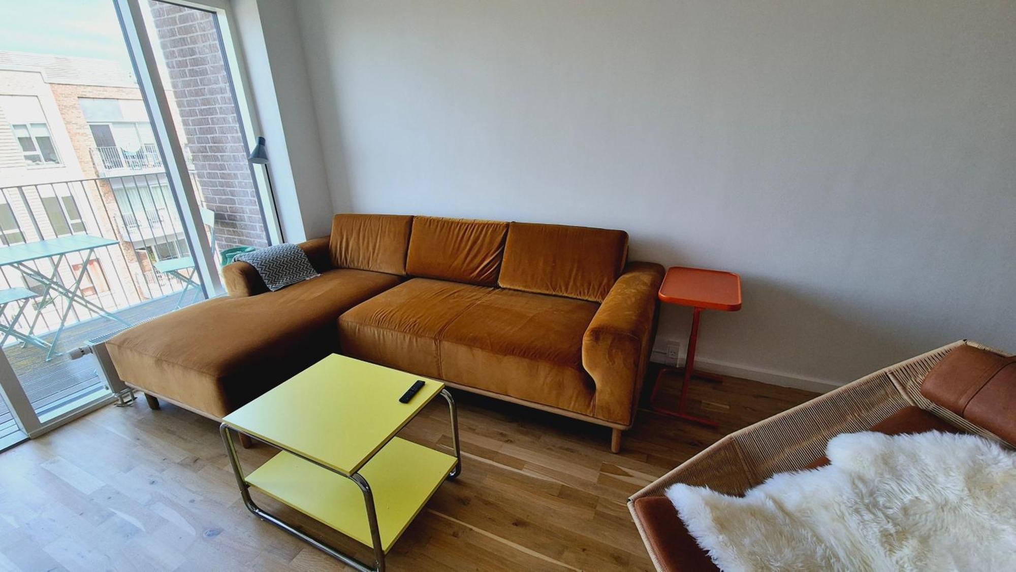 Spacious 120 Metres From Metro *
