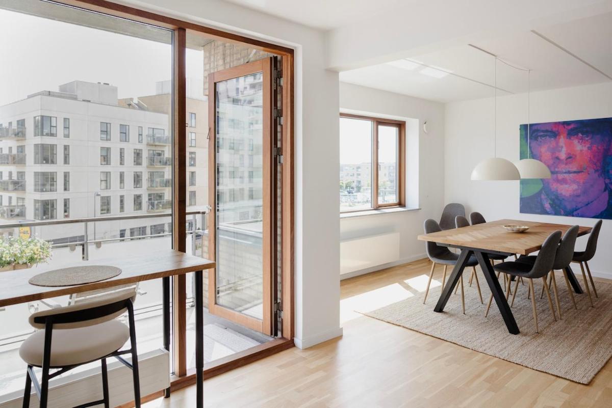 Apartment On The Beach, Close To Centre & Airport *