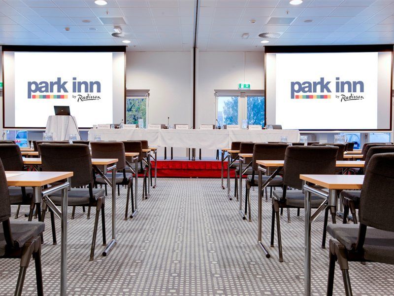 Western Park Globetrotter Airport 3*