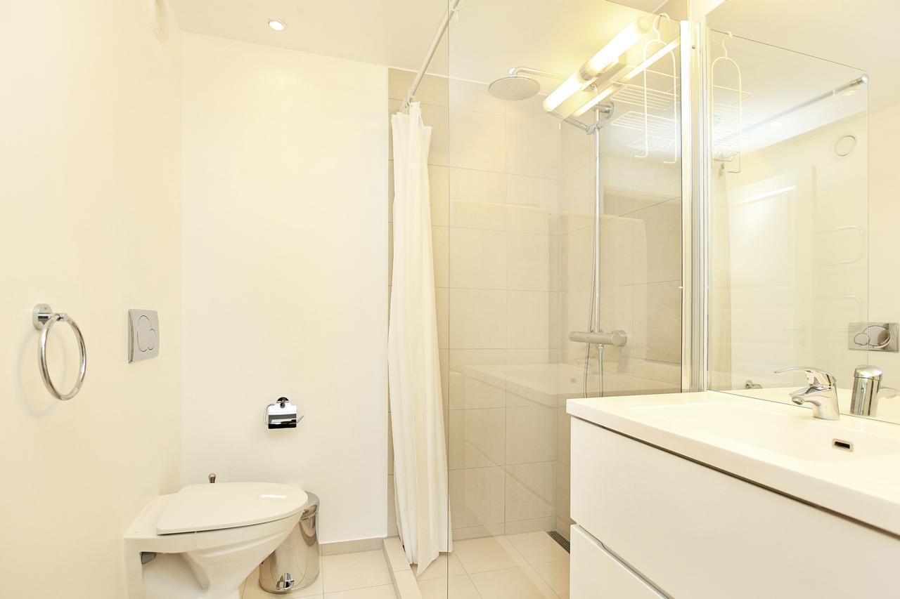Lux With 2 Full Bathrooms 2tv Copenhague