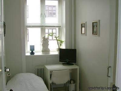 Guesthouset Rent A 2*
