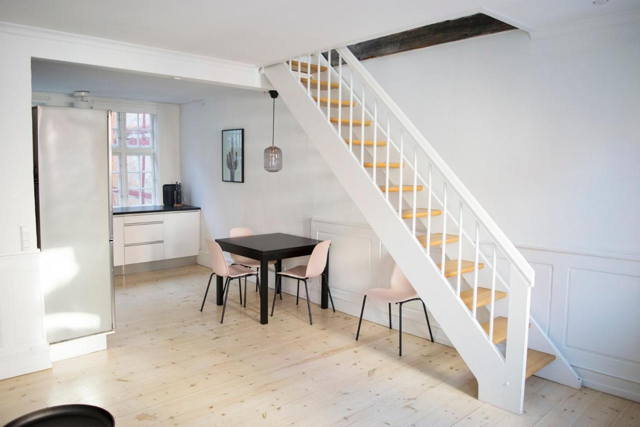 Super Central Apt W Loft Apartment
