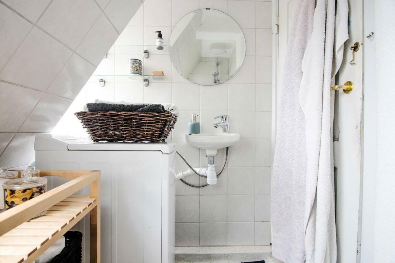 Cosmopolitan And Cozy Flat In The Center Of Cph Apartment