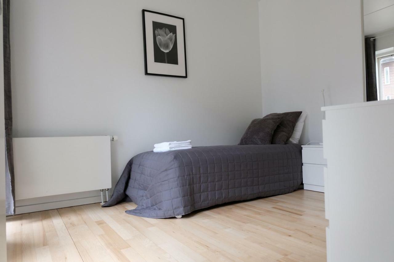 Three Bedroom In S, Cf Mllers Alle 56 *