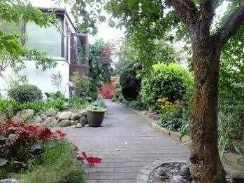Royaltybed Guest house *