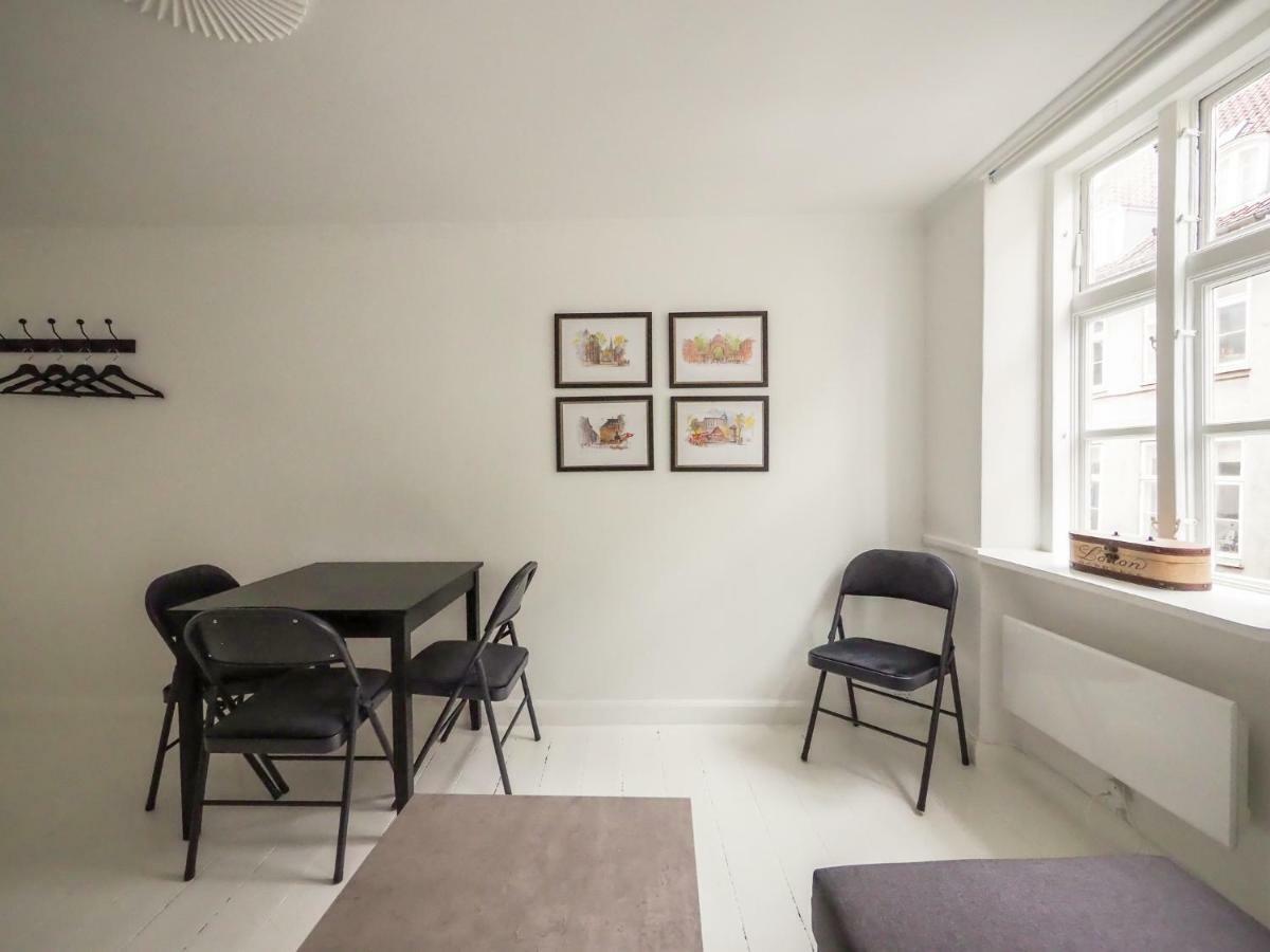 Historical Downtown Apartment Copenhagen