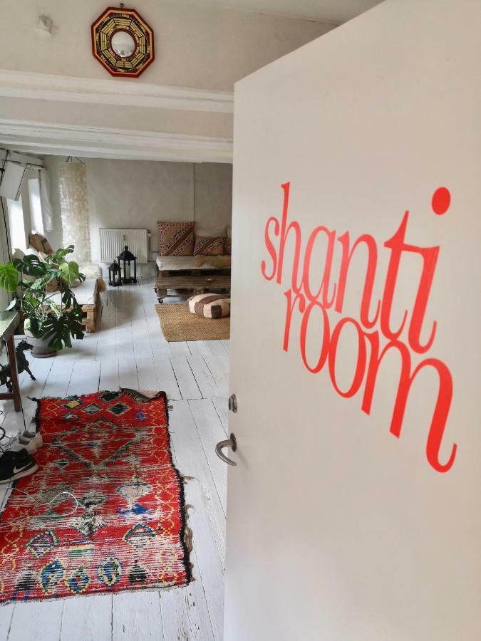 A Charming And Beautiful Oasis In The Heart Of *