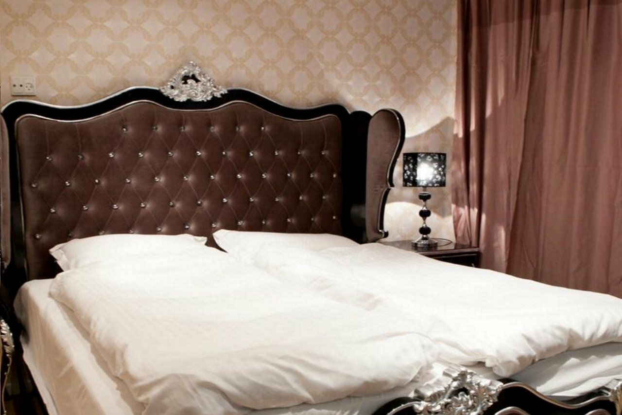 Hotel A