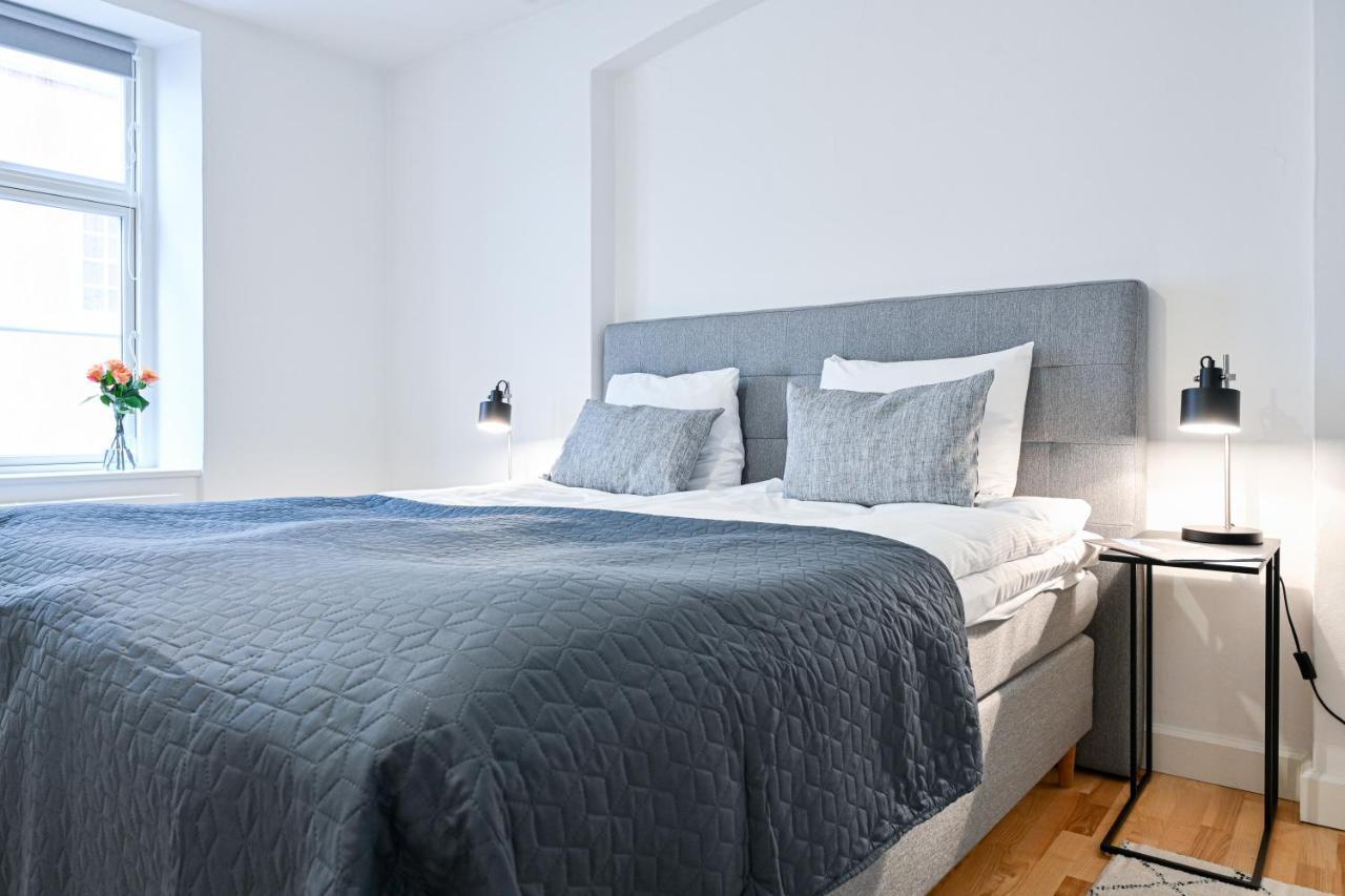 Sanders Tower - Cozy Two-bedroom In Charming Apartment *