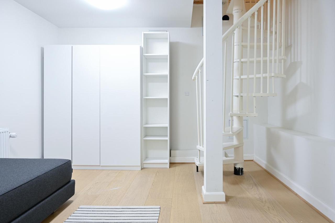 Spacious 2-bedroom In The Trendy Area Of Vesterbro Apartment *