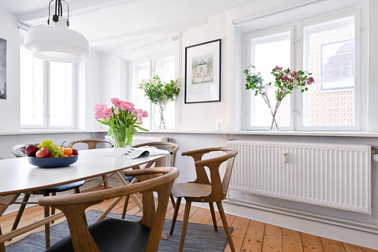 Apartment Sanders Penny - Lovely Two-bedroom In The Middle Of Action *
