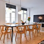 Sanders Tower - Chic Two-Bedroom Apartment In Charming Copenhagen