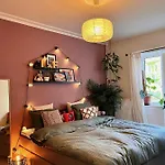 Oasis Hideaway Midst City Center