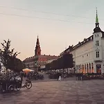 Bright Apartment In Historic City Center