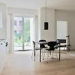 Fantastic 1-Bed W Private Terrace