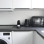 Nice 1-Bed In A Cosy Neighborhood