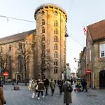 Perfect Flats In Superb Location By Stroget, The Metro & Attractions