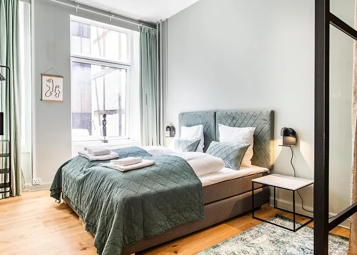 Redecorated Luxury Home In Center