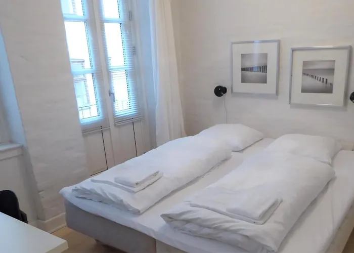 Modern 2-Bedroom Apartment In Historic City Center