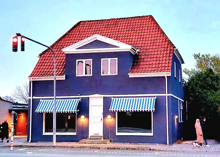Guesthouse \'Blue House\' In Vintage Villa&Garden