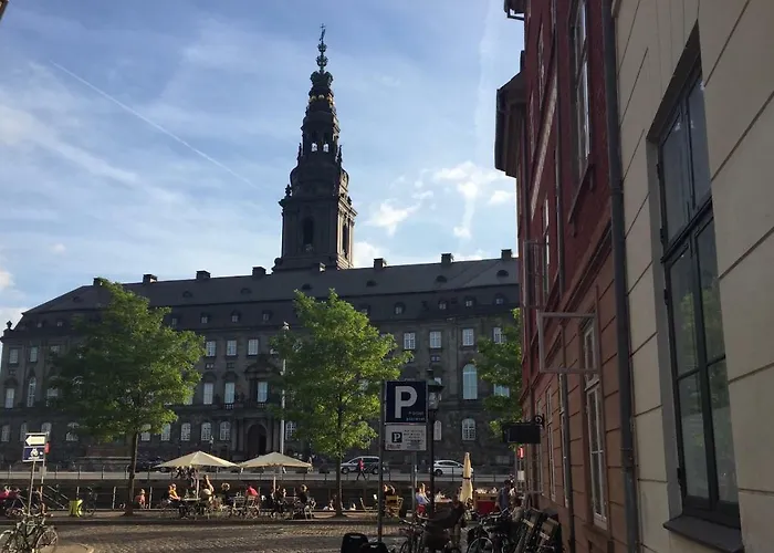 140 M2 With 3 Bedrooms And View To Parliament