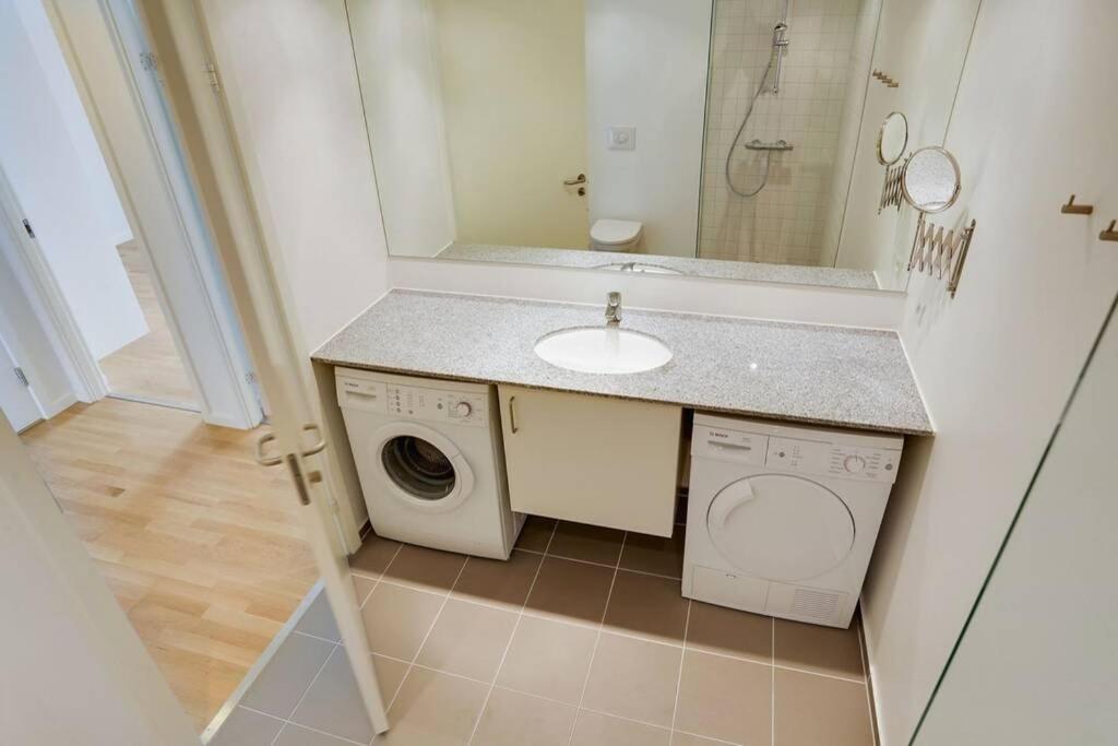 Canal View Apartment @ Teglholmen *