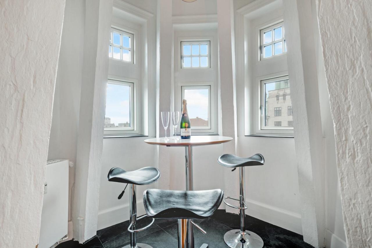 Apartment 250 Sqm Smack Bang In The Center Of
