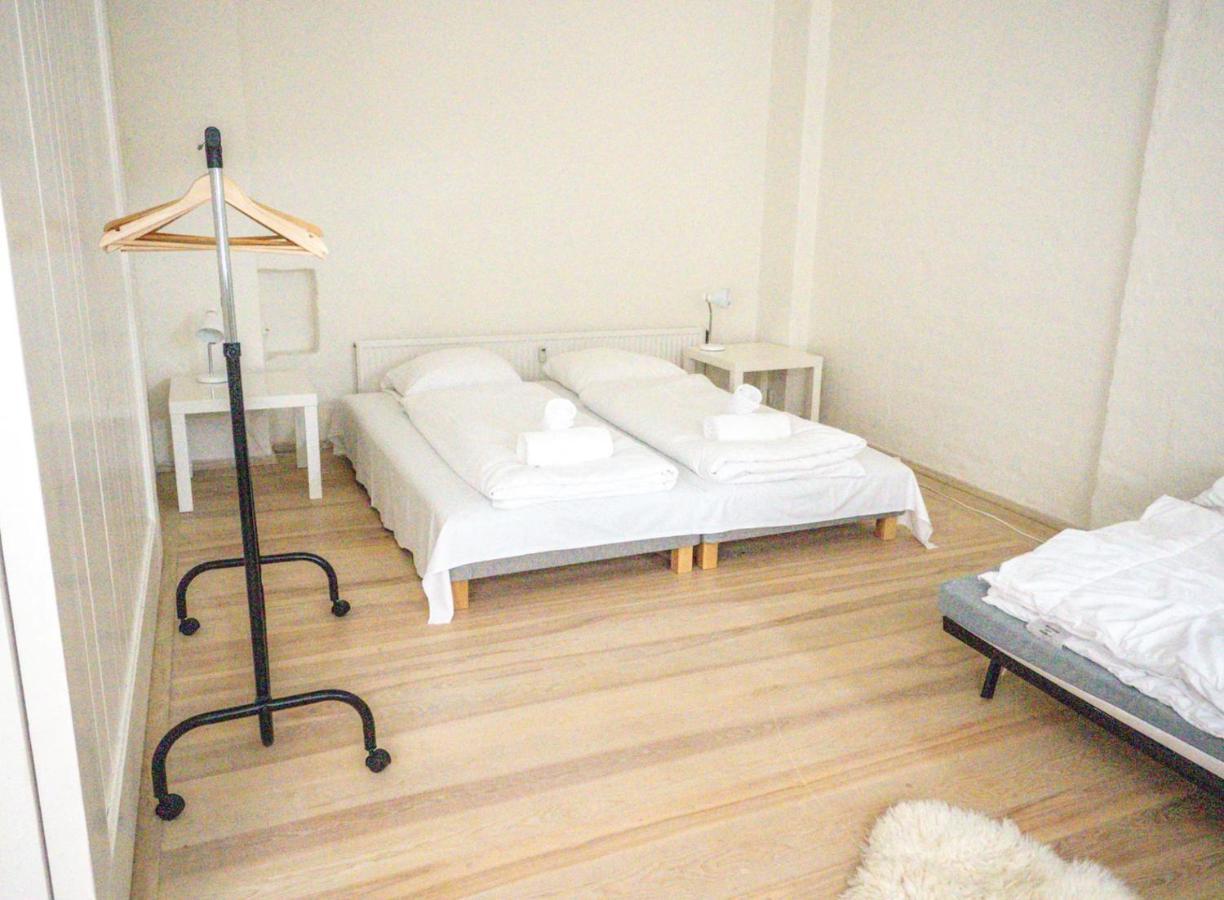 City Flat -cosy Backyard & Vibrant Area Apartment *