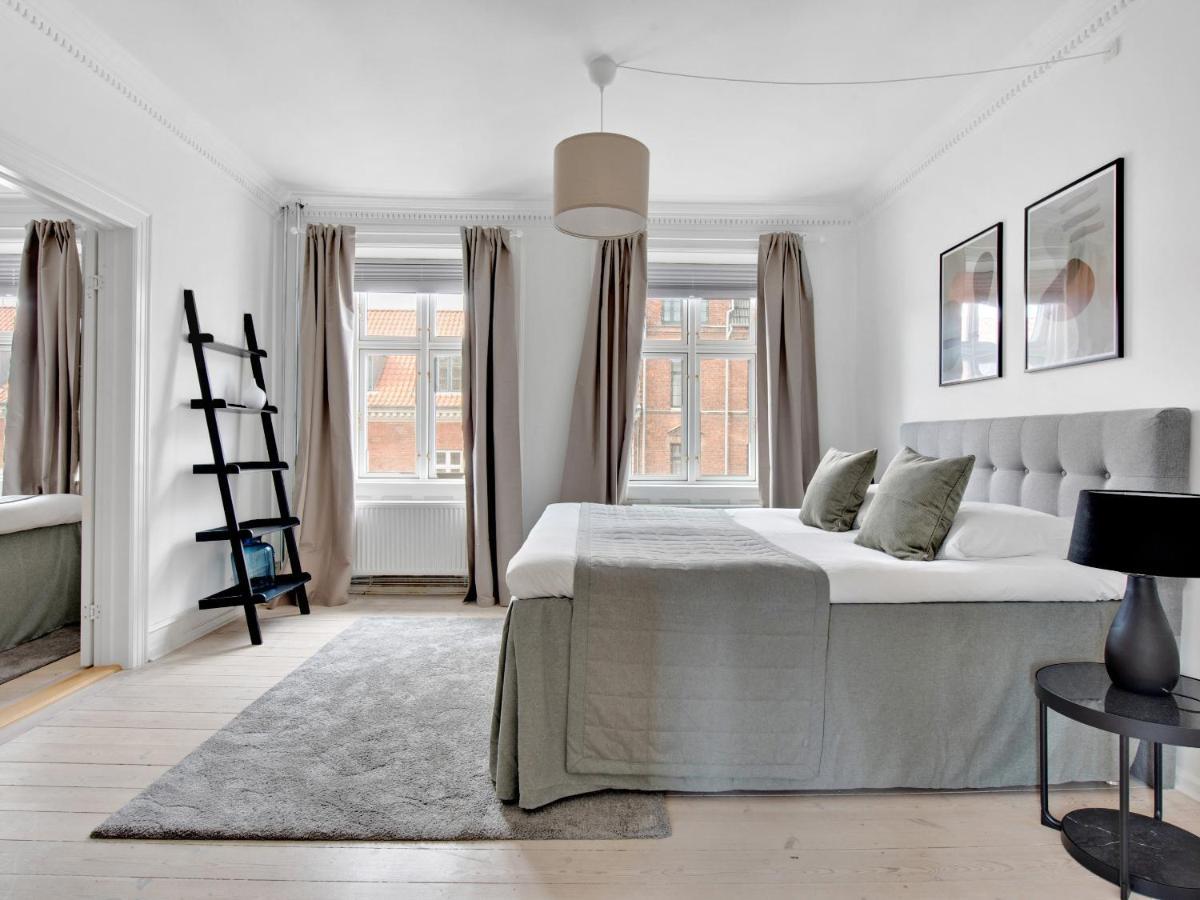 Sanders Stage - Endearing Three-bedroom Near Nyhavn * Copenhagen