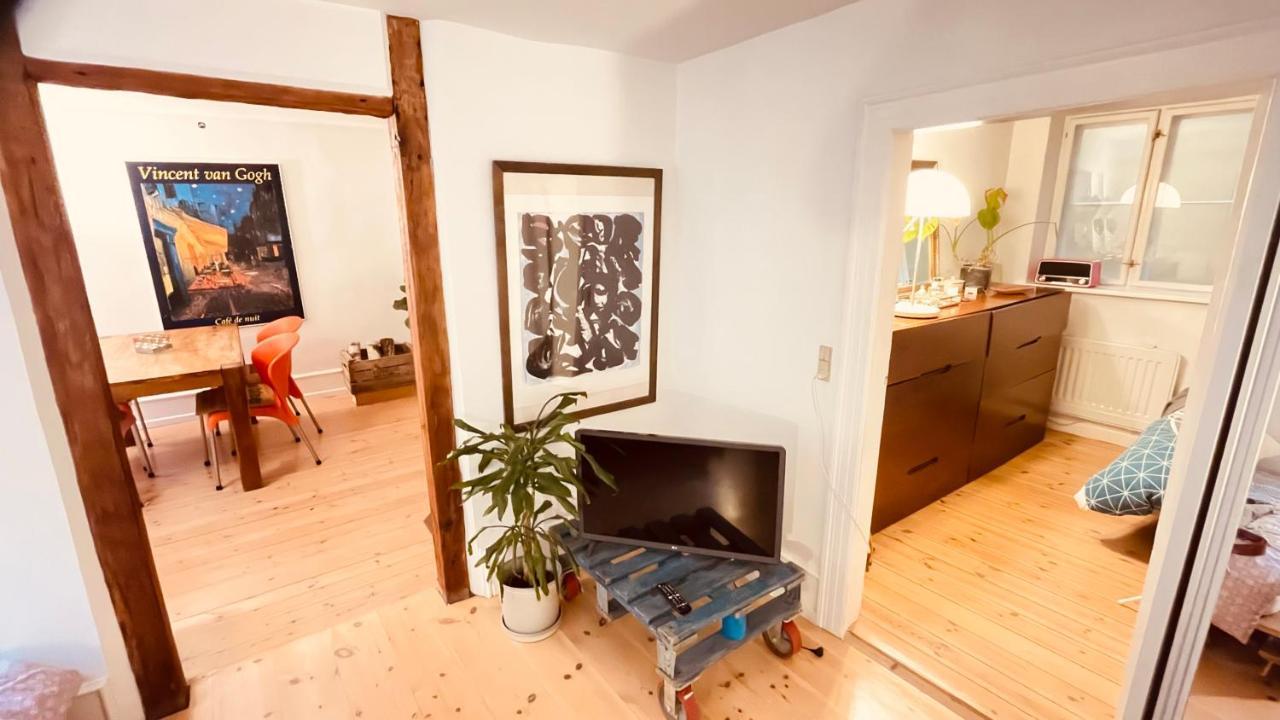 Apartment On Main Walking Street, Built In 1728! *