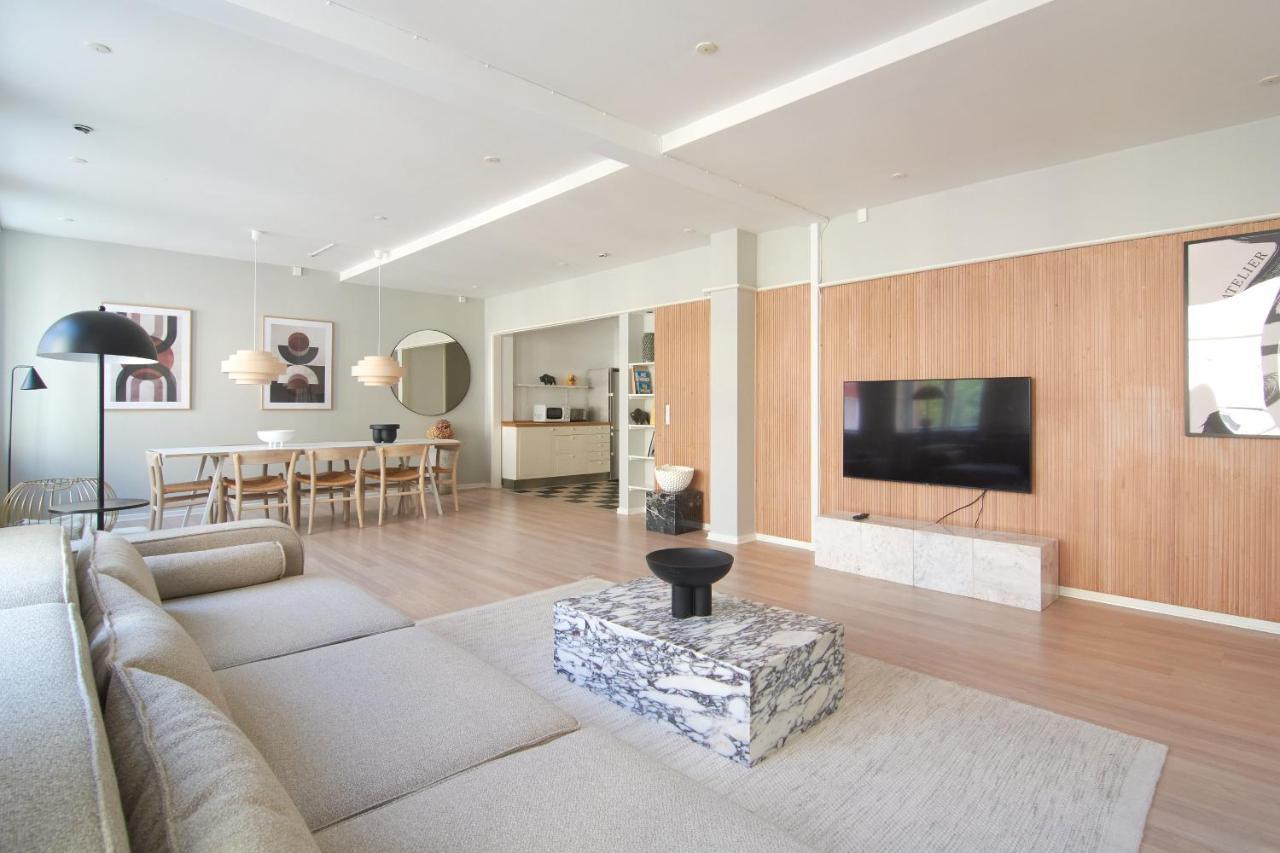 2br In Vibrant & Colourful Nyhavn Apartment