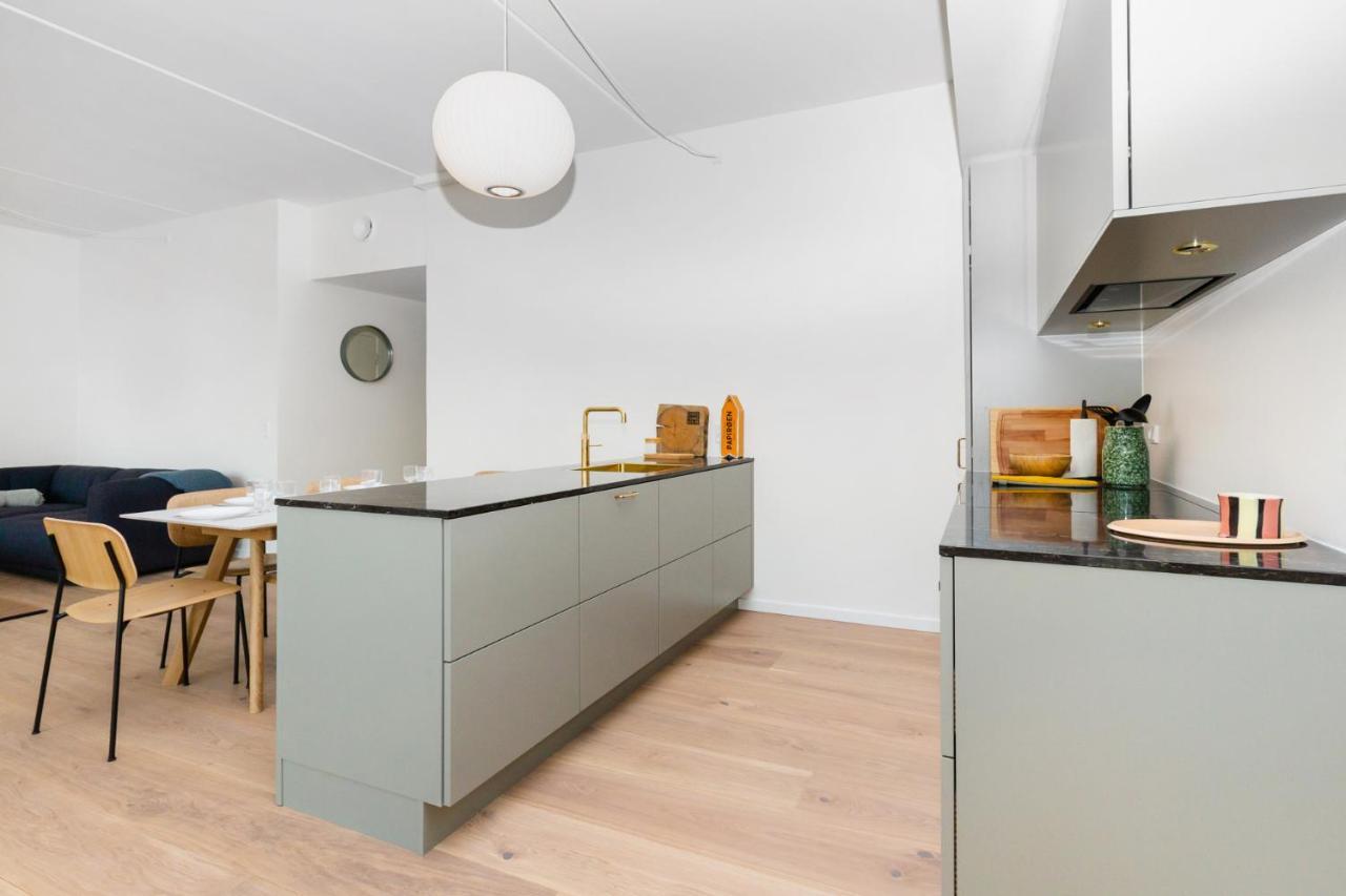 Apartment Udsigt Til 20.000.000 Dkk - M.plads Til 6 Personer *