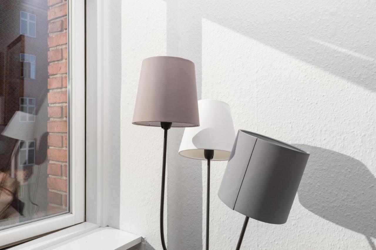Lys & Moderne Lejlighed Med Stort Badevaerelse *