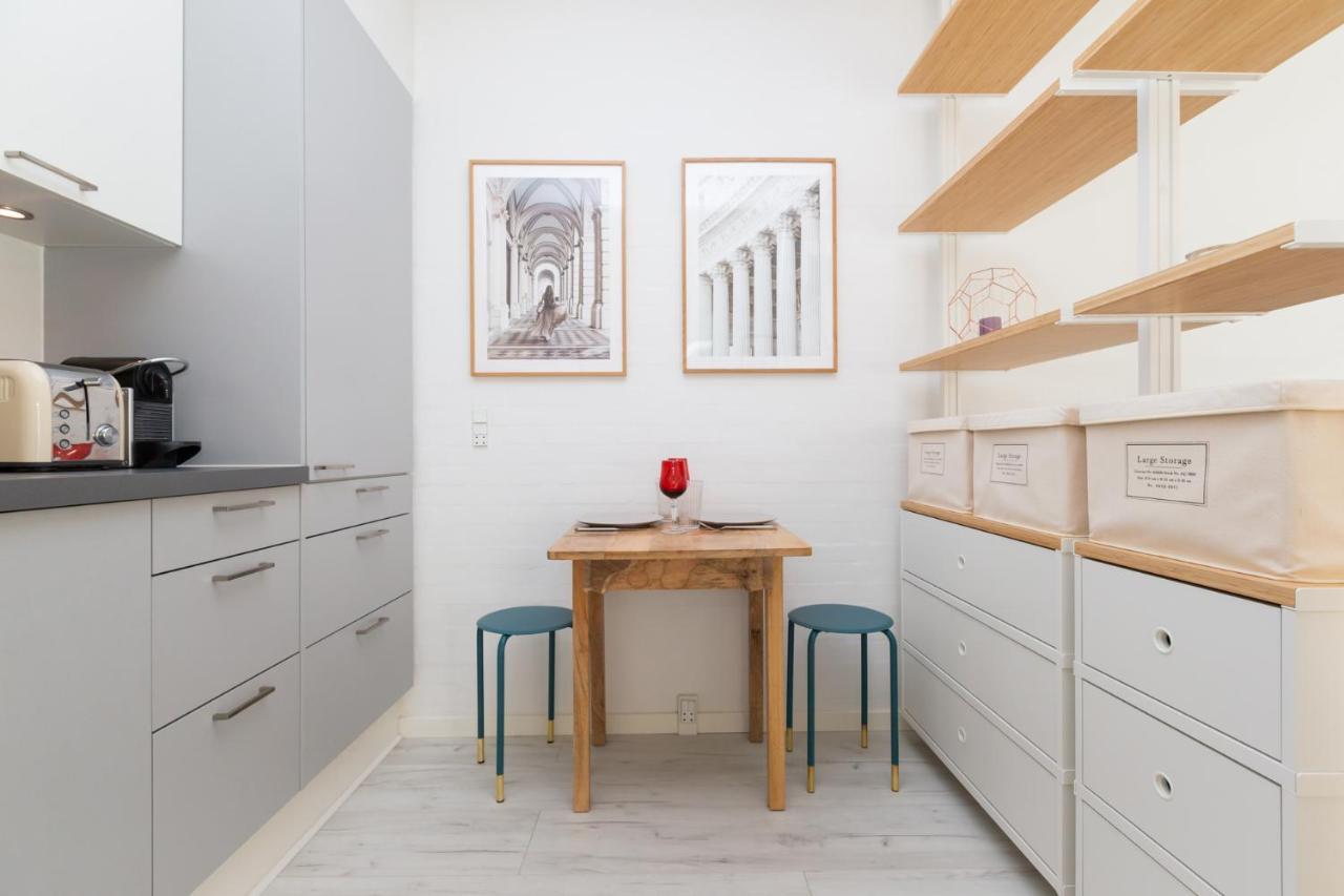 Lys & Moderne Lejlighed Med Stort Badevaerelse Apartment *