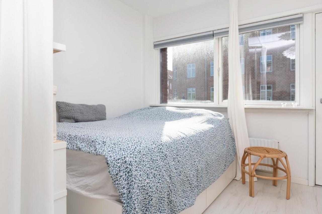 Lys & Moderne Lejlighed Med Stort Badevaerelse Copenhagen
