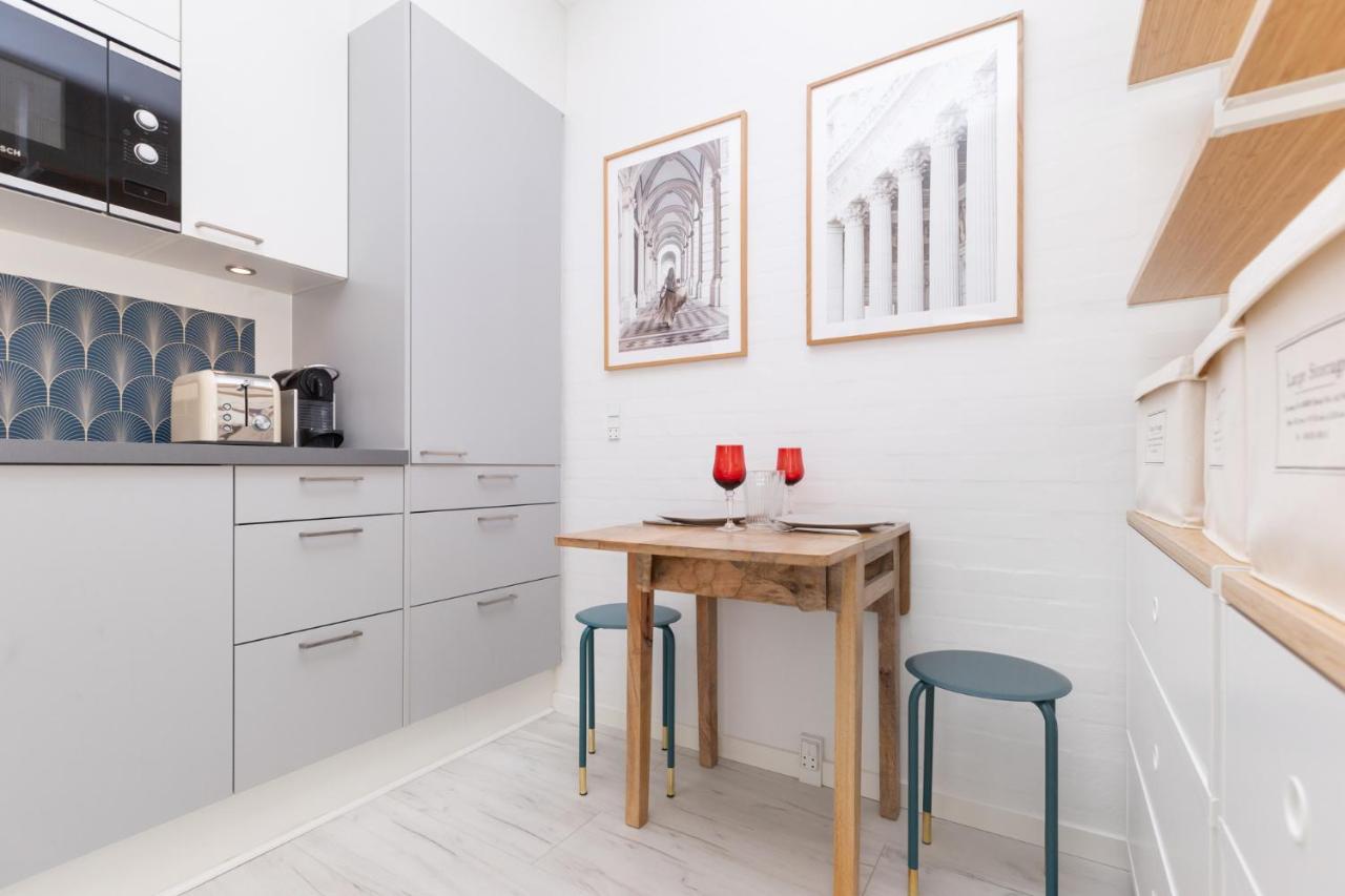 Apartment Lys & Moderne Lejlighed Med Stort Badevaerelse